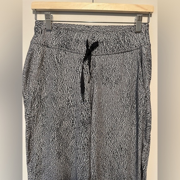 Lululemon Ready To Rulu Pant Size 4 - Picture 5 of 15